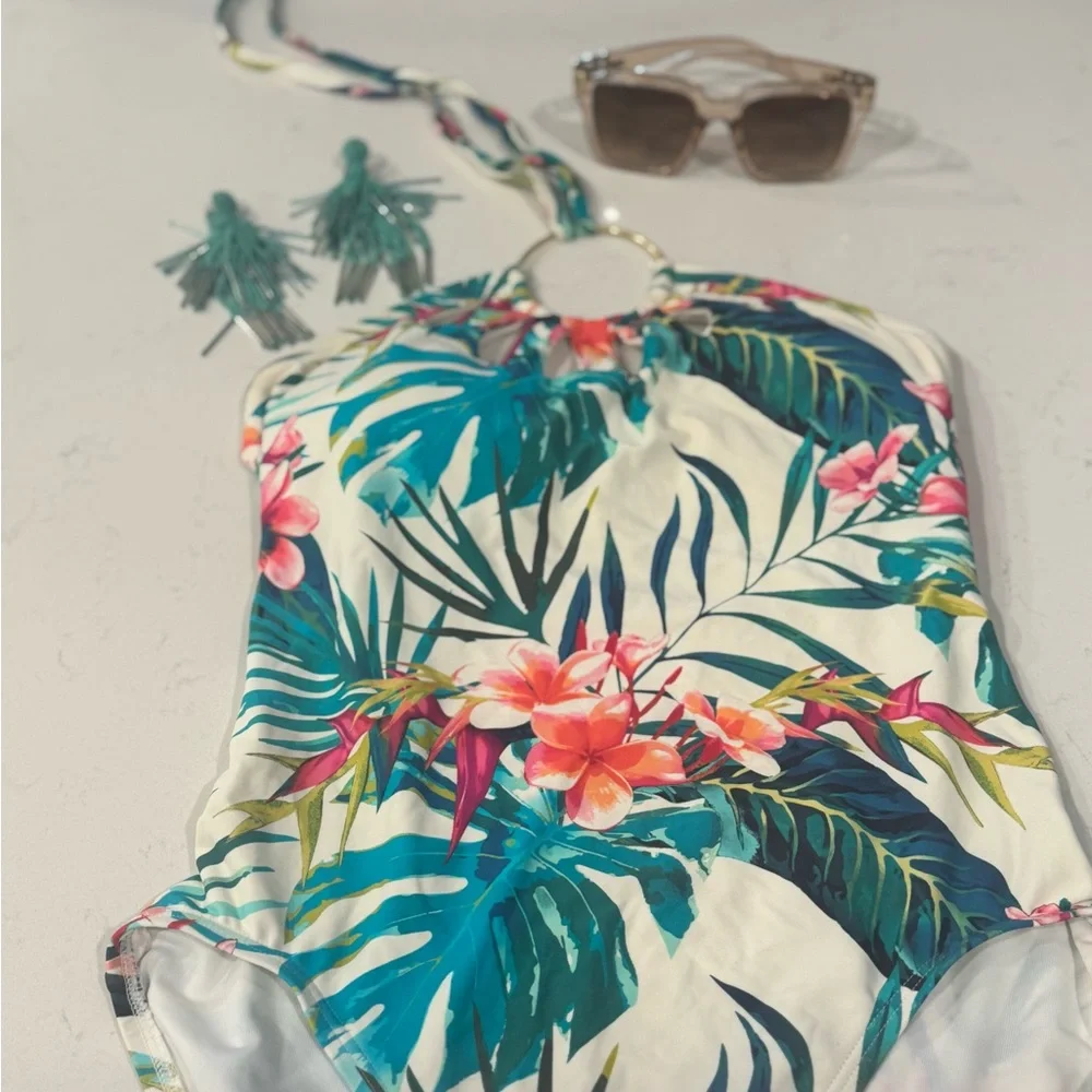 Vince Camuto Women’s Tropical Floral One Piece Swimsuit - Picture 6 of 11